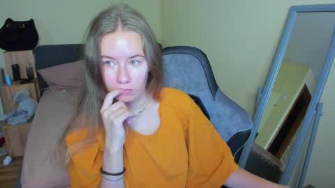 Snapshot of emilyy____ chatting on 09/20/25, 09:10 Emily online show from 09/20/25, 09:10