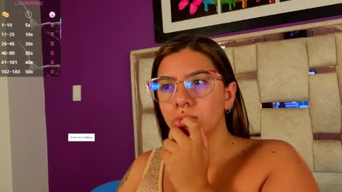 emilyy_cooperr online show from 04/14/26, 12:11