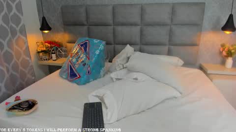 emilyy_r online show from 02/06/26, 07:06