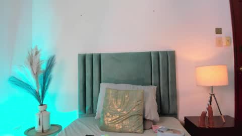 Emilyy Watson online show from 02/03/25, 11:42