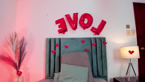 Emilyy Watson online show from 02/15/25, 12:11