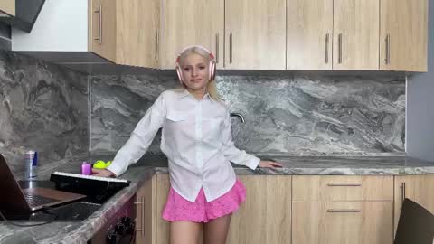 Eminent Eva online show from 01/22/25, 05:38