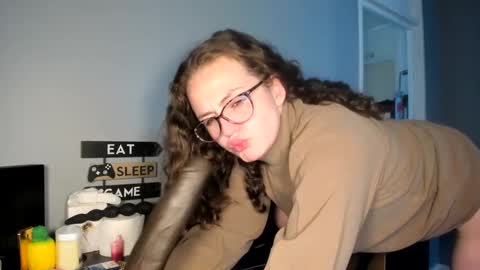 Snapshot of emliyjamesmjb chatting on 03/04/25, 12:22 emliyjamesmjb online show from 03/04/25, 12:22