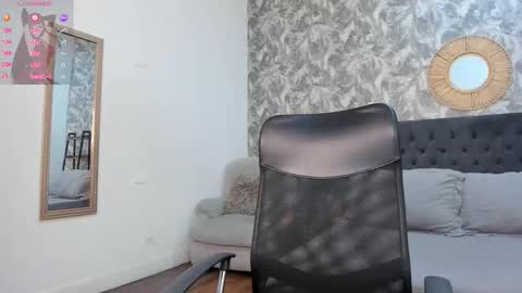 Snapshot of emma_1025 chatting on 09/20/25, 12:50 emma  online show from 09/20/25, 12:50