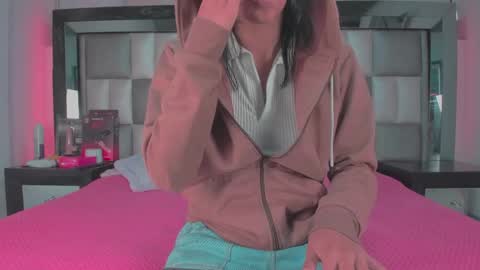 emma__js_ online show from 09/30/25, 11:26