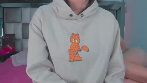 emma__js_ online show from 10/01/25, 12:00