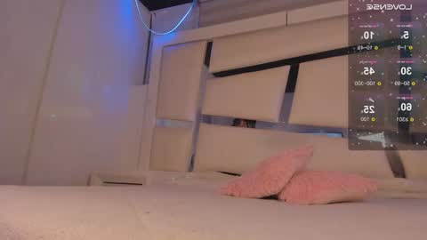 emma__js_ online show from 03/19/26, 03:54