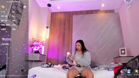 Snapshot of emma__rose1 chatting on 10/16/25, 02:23 emma__rose1 online show from 10/16/25, 02:23