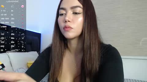 Snapshot of emma_aaa chatting on 01/16/26, 04:27 Rocio online show from 01/16/26, 04:27