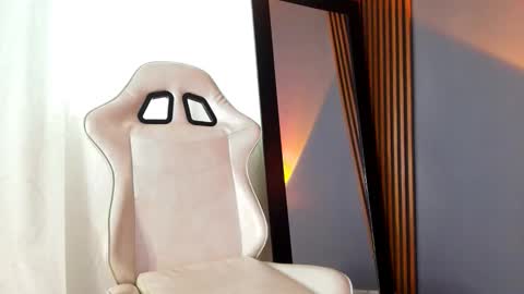 emma_and_aysha online show from 11/23/25, 01:27