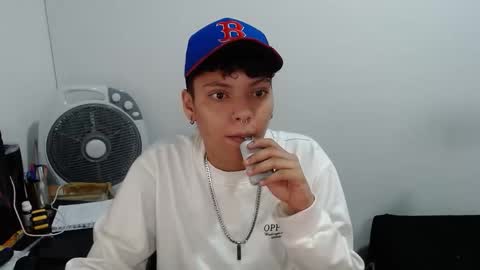 emma_and_thom online show from 02/07/26, 09:40