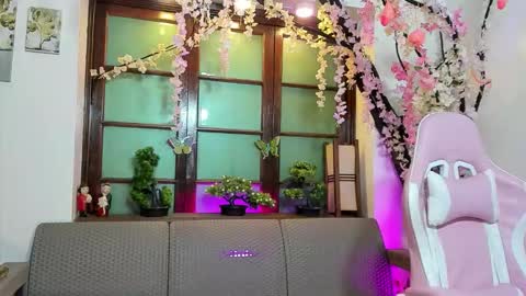 emma_ayala online show from 11/24/25, 07:13