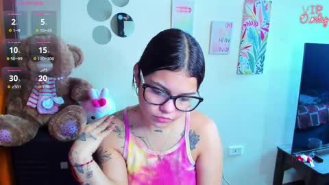 Snapshot of emma_boo_ chatting on 05/22/26, 02:33 emma_boo_ online show from 05/22/26, 02:33