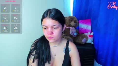 Snapshot of emma_boo_ chatting on 07/05/26, 03:19 emma_boo_ online show from 07/05/26, 03:19