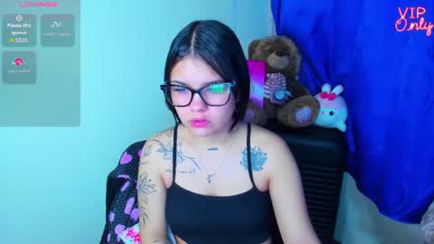 Snapshot of emma_boo_ chatting on 07/10/26, 11:29 emma_boo_ online show from 07/10/26, 11:29