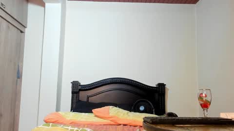 Snapshot of emma_brown777 chatting on 01/09/25, 04:08 ALBA  online show from 01/09/25, 04:08