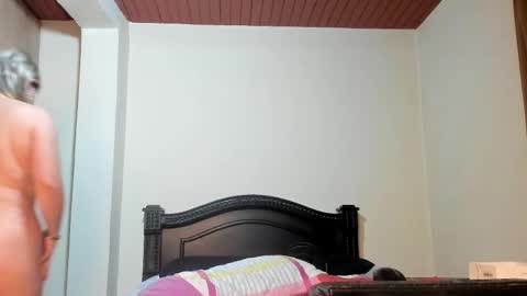 Snapshot of emma_brown777 chatting on 02/13/25, 02:56 ALBA  online show from 02/13/25, 02:56