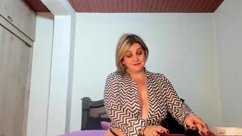 Snapshot of emma_brown777 chatting on 02/16/25, 10:32 ALBA  online show from 02/16/25, 10:32