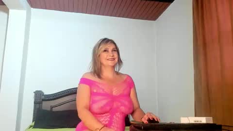 Snapshot of emma_brown777 chatting on 02/20/25, 10:26 ALBA  online show from 02/20/25, 10:26