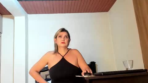 Snapshot of emma_brown777 chatting on 09/22/25, 01:07 ALBA  online show from 09/22/25, 01:07