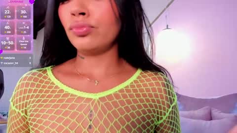Snapshot of emma_carterr1 chatting on 02/13/25, 01:08 pau online show from 02/13/25, 01:08
