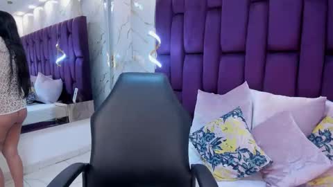 Snapshot of emma_carterr1 chatting on 04/26/26, 09:34 pau online show from 04/26/26, 09:34