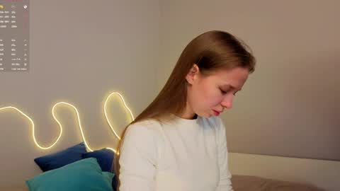 Snapshot of emma_clon chatting on 05/02/26, 02:16 Emma online show from 05/02/26, 02:16
