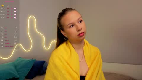 Snapshot of emma_clon chatting on 05/16/26, 02:19 Emma online show from 05/16/26, 02:19