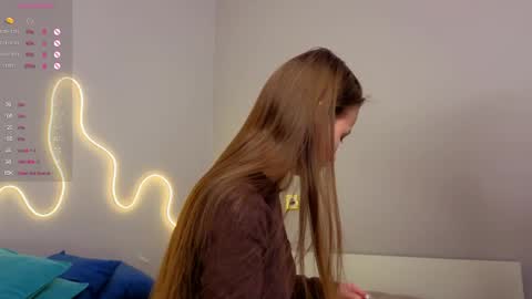 Snapshot of emma_clon chatting on 05/21/26, 02:07 Emma online show from 05/21/26, 02:07