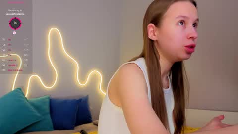 Snapshot of emma_clon chatting on 06/07/26, 01:21 Emma online show from 06/07/26, 01:21