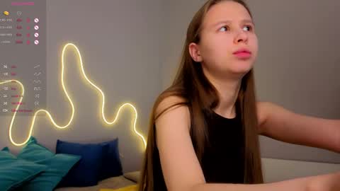 Snapshot of emma_clon chatting on 06/08/26, 01:50 Emma online show from 06/08/26, 01:50