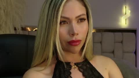 emma coronel online show from 04/06/26, 11:05