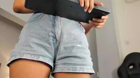 Emma online show from 01/12/26, 07:52