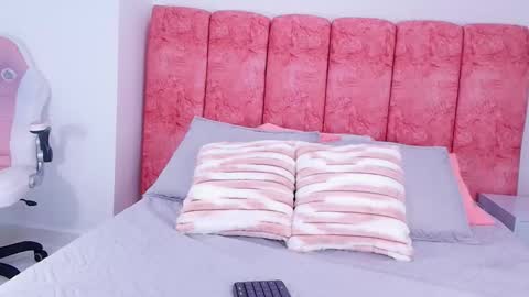 Emma online show from 11/07/25, 03:06