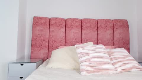 Emma online show from 11/20/25, 03:07