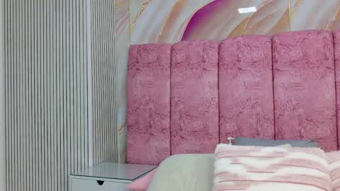 Emma online show from 04/12/26, 03:33