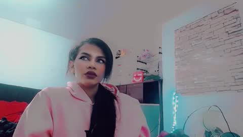 emma online show from 02/15/26, 01:02