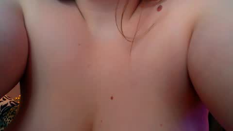 Snapshot of emma_dorn chatting on 12/14/24, 11:39 Eva online show from 12/14/24, 11:39