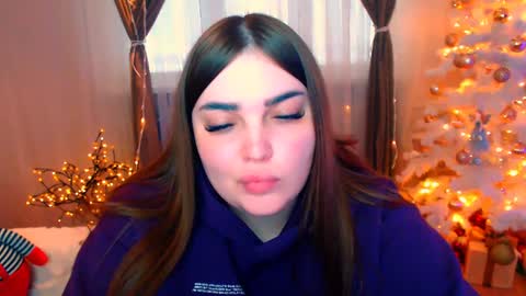 Snapshot of emma_dorn chatting on 12/18/24, 12:29 Eva online show from 12/18/24, 12:29