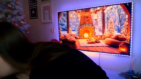 Snapshot of emma_dorn chatting on 12/24/24, 01:17 Eva online show from 12/24/24, 01:17