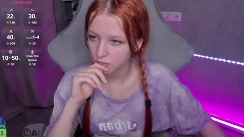Snapshot of emma_dusk chatting on 05/15/26, 11:34 Emma online show from 05/15/26, 11:34
