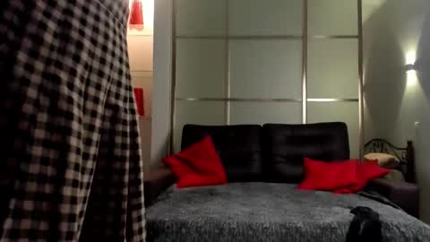 Emma online show from 12/19/25, 04:52