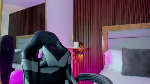 E M M A online show from 04/05/26, 02:42