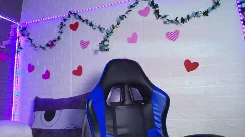 Emma Miel  online show from 11/21/25, 03:05