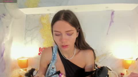 emma_jhoons online show from 10/28/25, 11:03