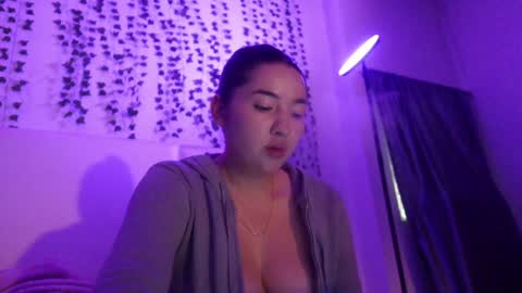 emma_johnson_ online show from 10/24/25, 01:57