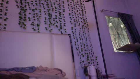 emma_johnson_ online show from 10/28/25, 01:20