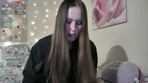 emma_just online show from 11/11/25, 08:25