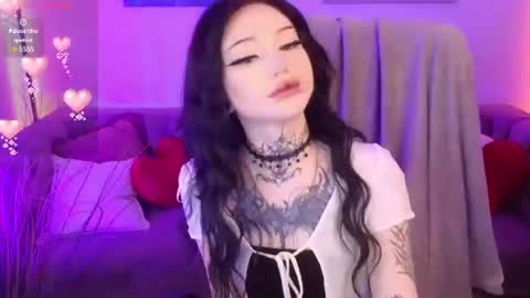 Snapshot of emma_kirks chatting on 07/06/26, 05:26 emma_kirks online show from 07/06/26, 05:26