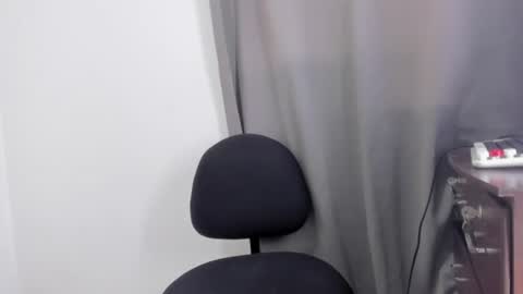 Snapshot of emma_lean chatting on 07/18/26, 08:12 whises lits online show from 07/18/26, 08:12
